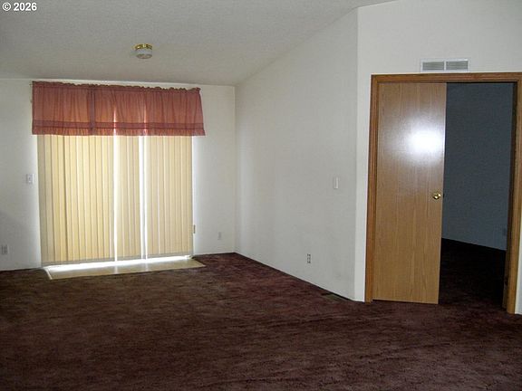 3rd image of 1190 Elm St