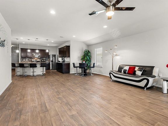 5th image of 1711 Martin Spring Ln