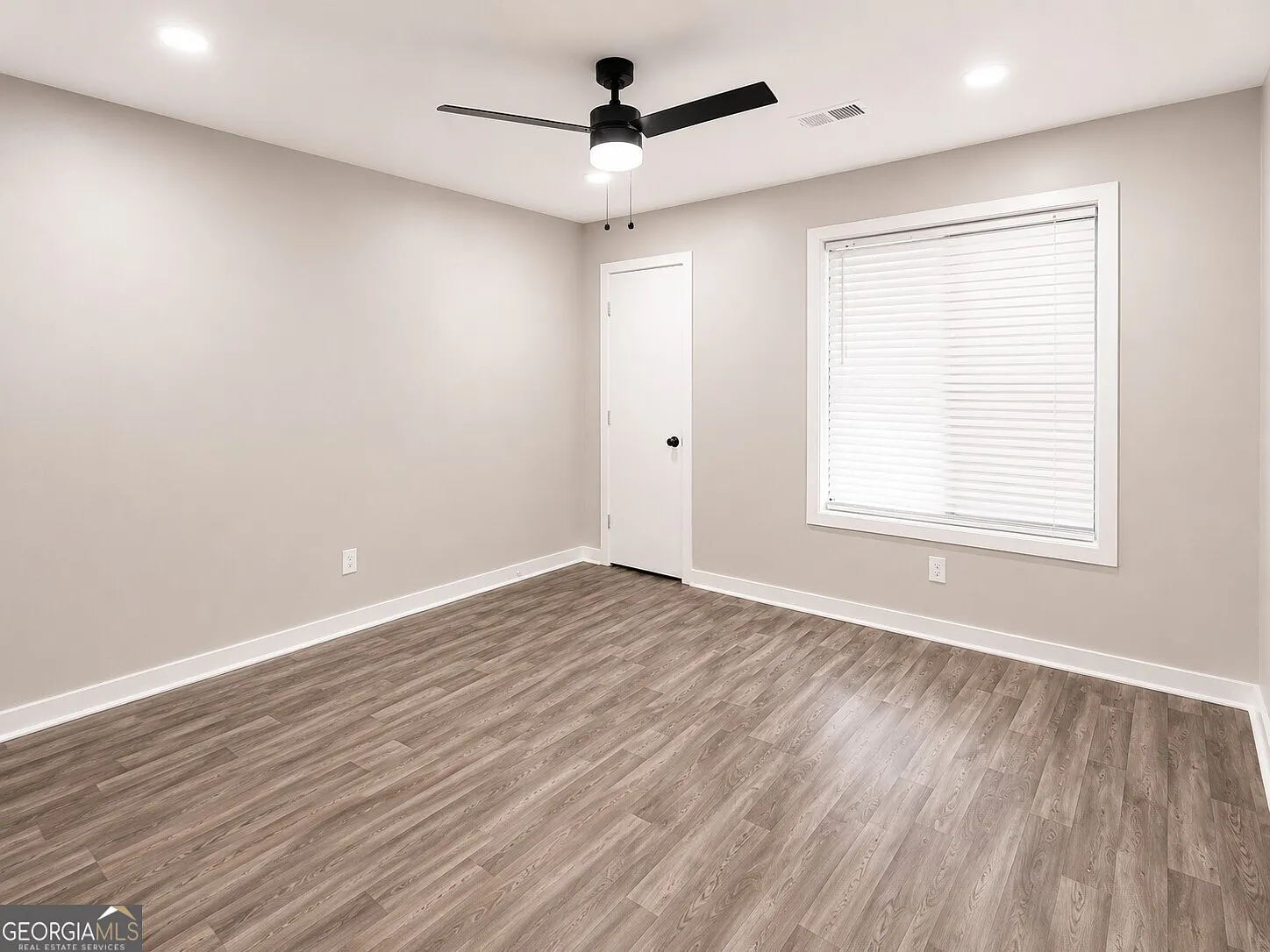 2 bed, 1.0 bath, 804 sqft, $1,700 — Photo 3
