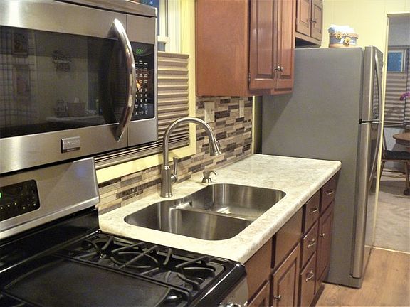 4th image of 728 Laharpe St