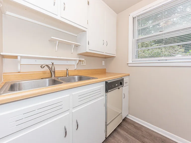 605 Snyder Ave #2 — Photo 18