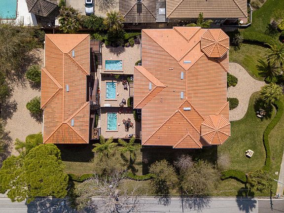 3rd image of 2095 Edgewater Dr
