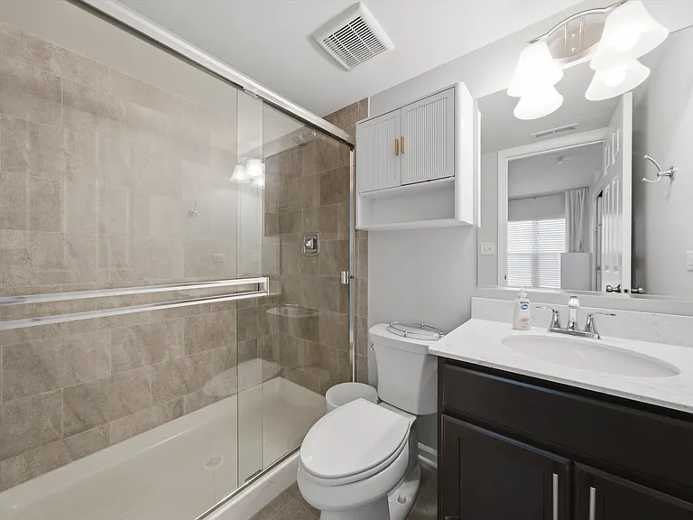 130 Waterbury Cir — Photo 38