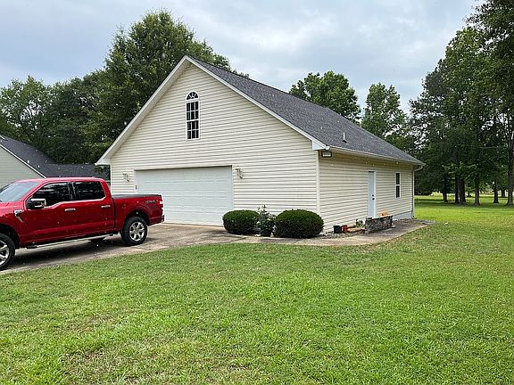 Detached Garage 