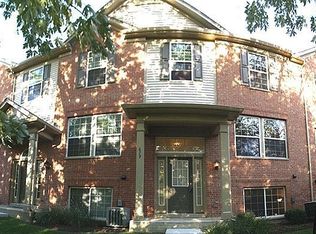 619 Conservatory Ln, Aurora, IL 60502