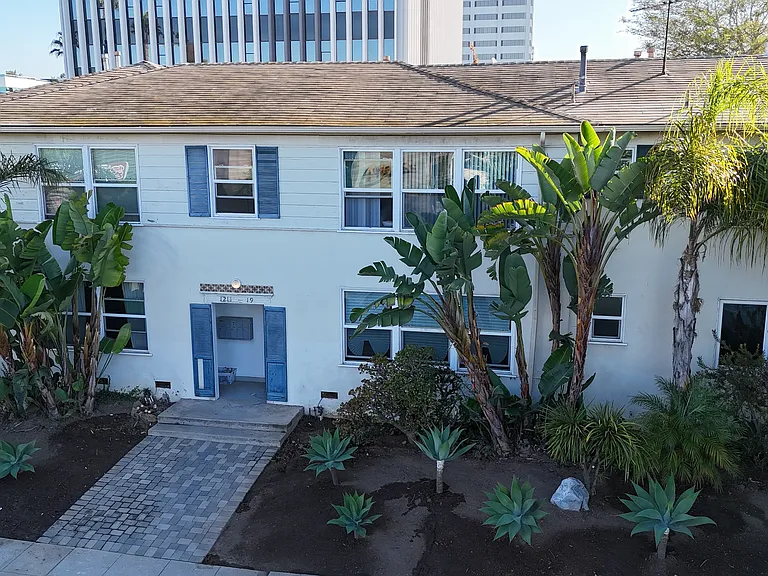 1211 Berkeley St #4 — Photo 1