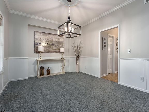 4th image of 487 Brittany Dr