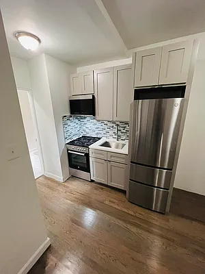 Rented by Reyes & Elsamad Real Estate Group | media 2