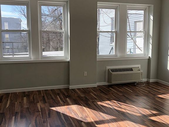 4th image of 510-514 Clinton Ave #4