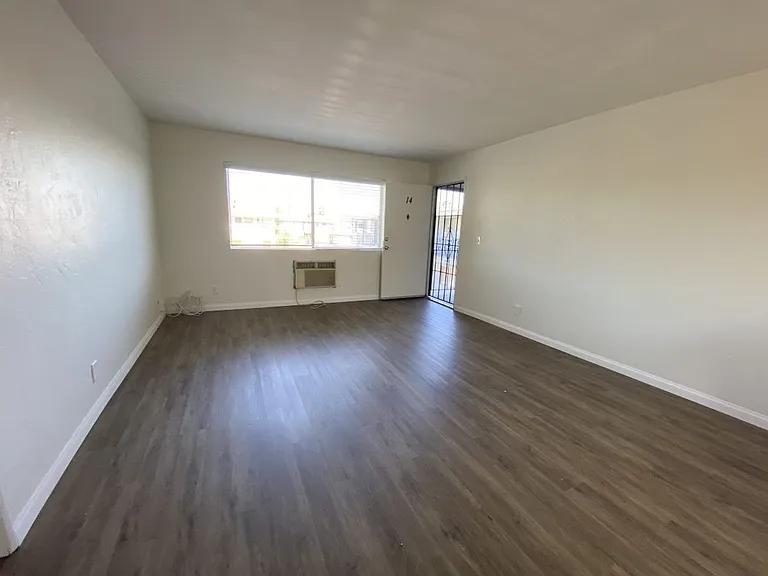 336 Claydelle Ave #14 — Photo 8