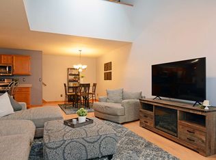 900 106th Ln NW APT 7, Coon Rapids, MN 55433