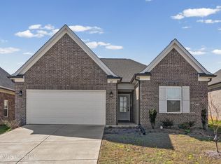 1611 Thomas St, Horn Lake, MS 38637
