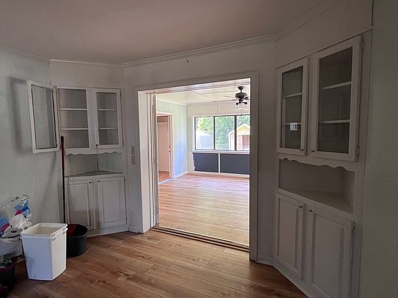 5th image of 2205 Stonewall St