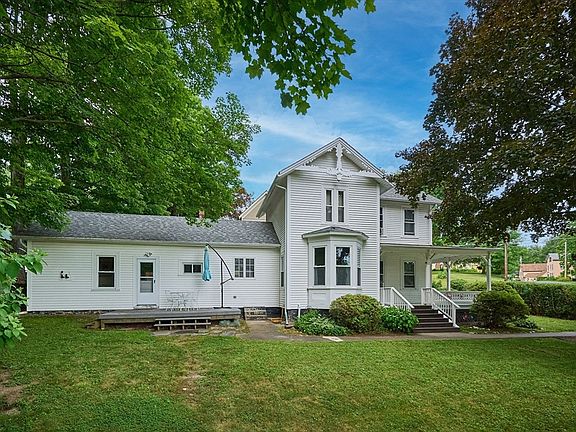 5th image of 2 Pleasant St