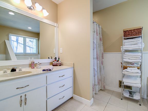 3rd image of 3740 Northpoint Dr