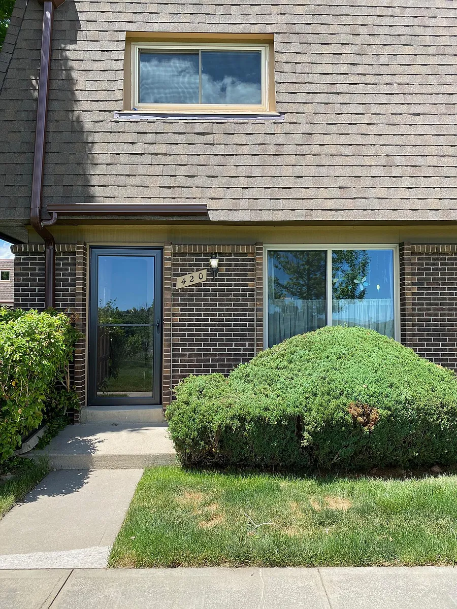 Building Photo - 420 Gladiola St