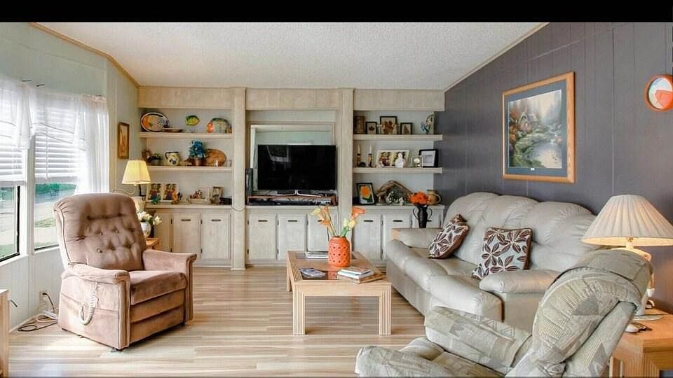 1st image of 5631 Seven Oaks Dr #28