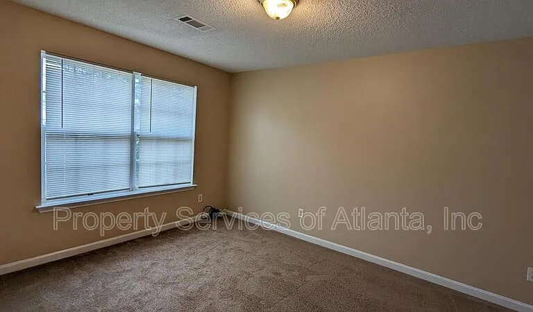 2207 Miranda Dr — Photo 4
