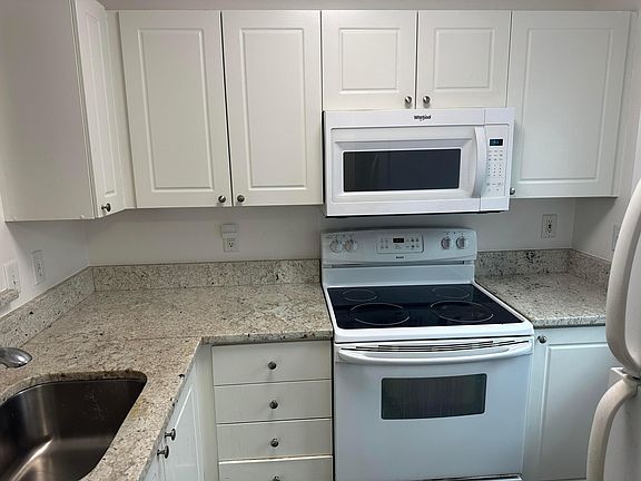 5th image of 9142 Parkpoint Ln
