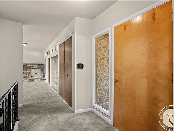 4th image of 87 Mountain View Blvd