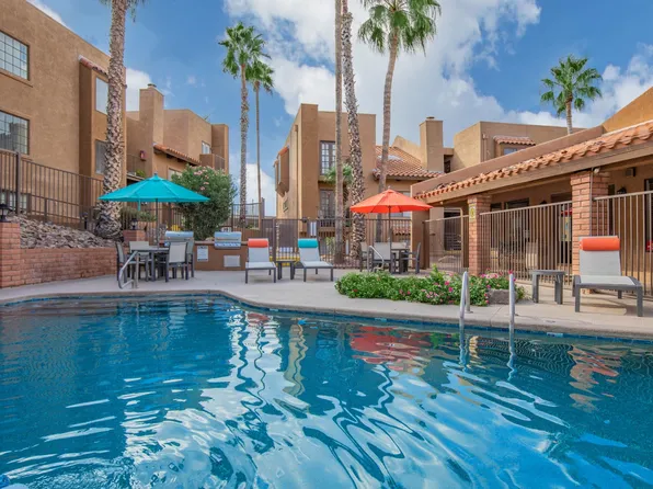 Catalina Crossing Apartments