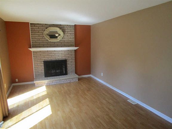 5th image of 11851 Shetland Ct
