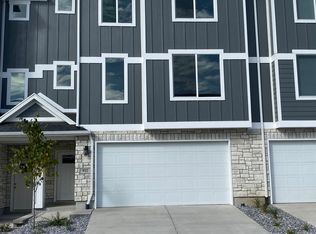 952 W Shadow Brook Ln, Lehi, UT 84043