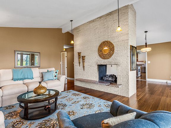 4th image of 3301 S Prospect Ave