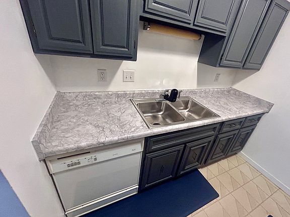 5th image of 6239 Charing Cross Ln #B