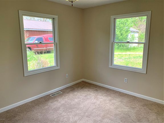 4th image of 1511 Florence Ave