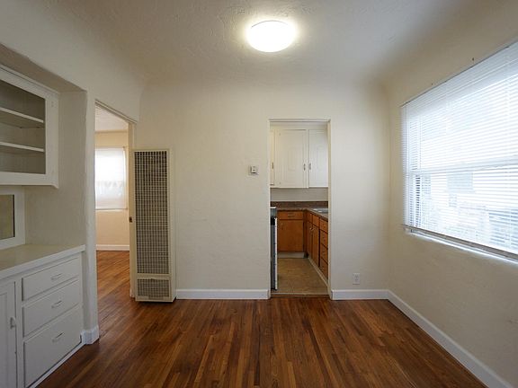 4th image of 1811 Bacon St