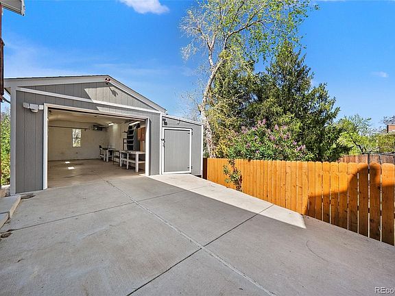 4th image of 19367 E Eastman Place