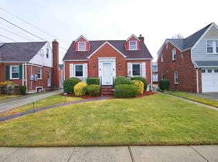 58 Poppy Ave, Franklin Square, NY 11010