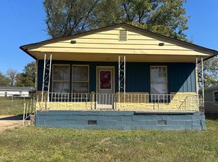 406 N Cherokee St, Florence, AL 35630