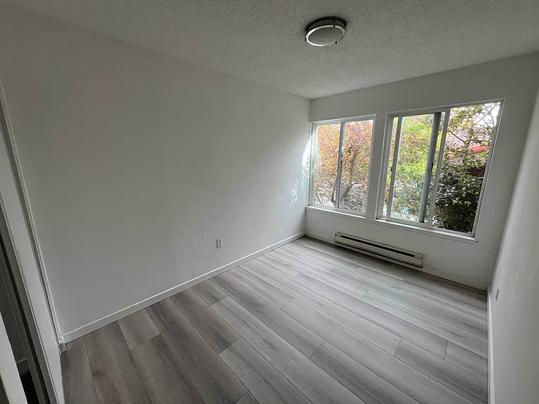 1742 Spruce St #11 — Photo 13