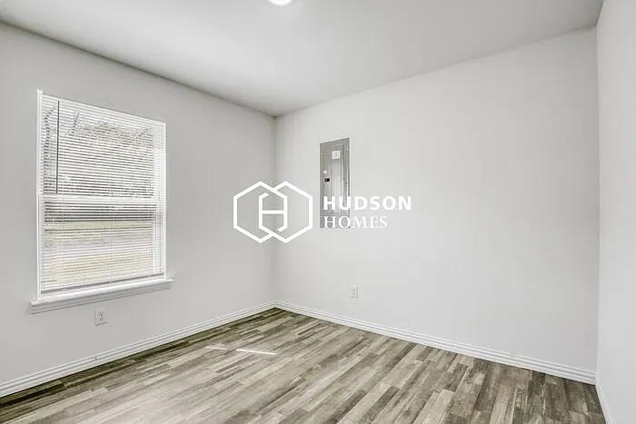 1123 Chappell St — Photo 9