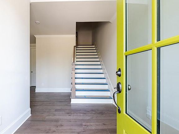 3rd image of 119 Harlow Cir #193