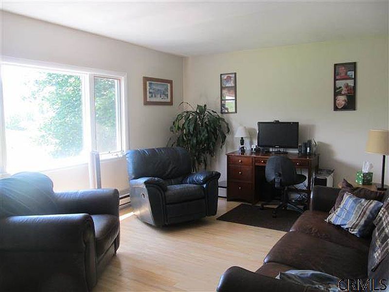 5th image of 139 PHILIP SCHUYLER Road