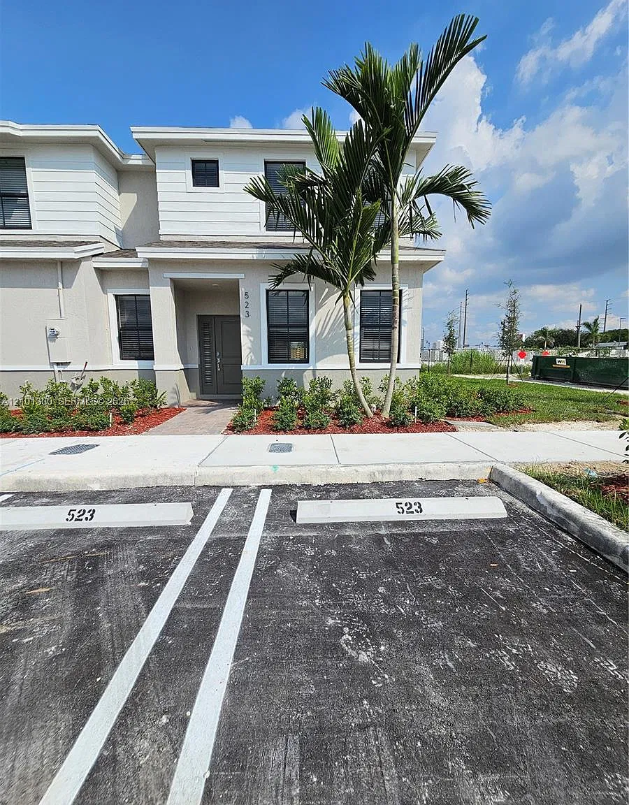 Miami Land And Developmen — Photo 2