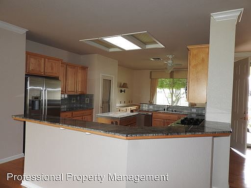 3rd image of 658 Canyon Oak Ln