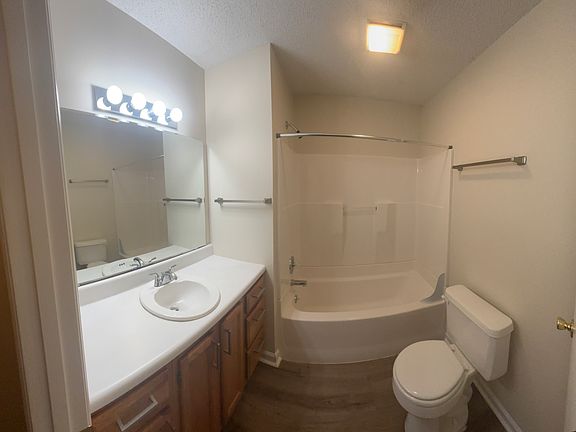 5th image of 5713 Jana Ln #B