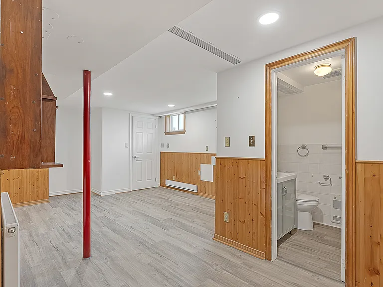 1345 Saint James Ave — Photo 14