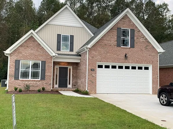 3884 Lochmere Dr, Greenville, NC 28590