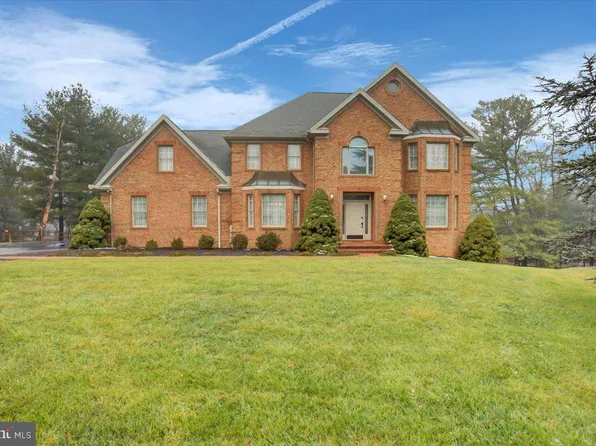 11024 Plumwood Cir, Hagerstown, MD 21742