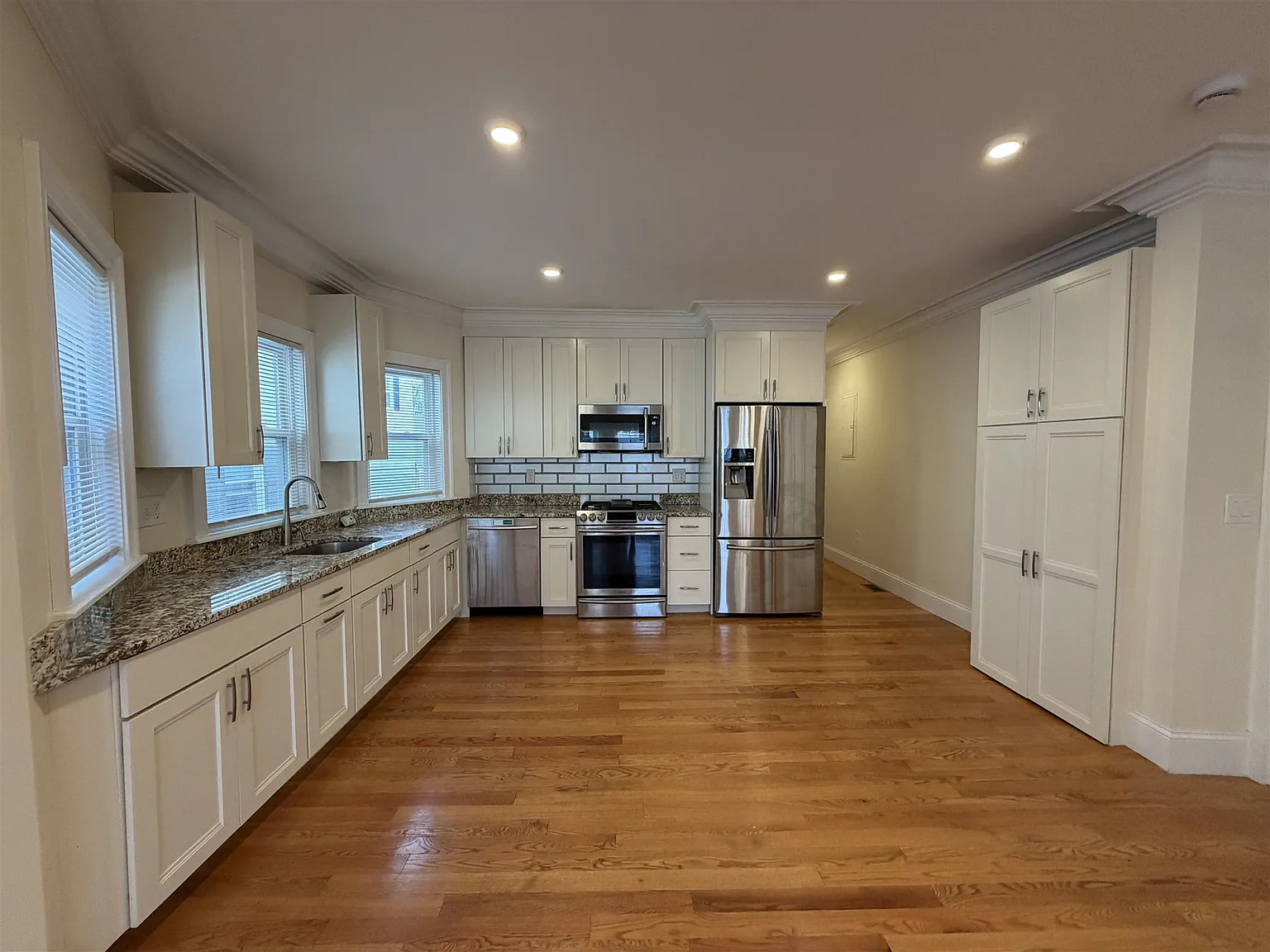 67 Newton St — Photo 4