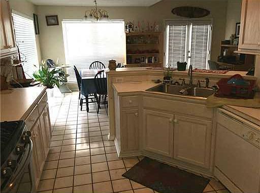 2nd image of 13147 Hawthorn Pl