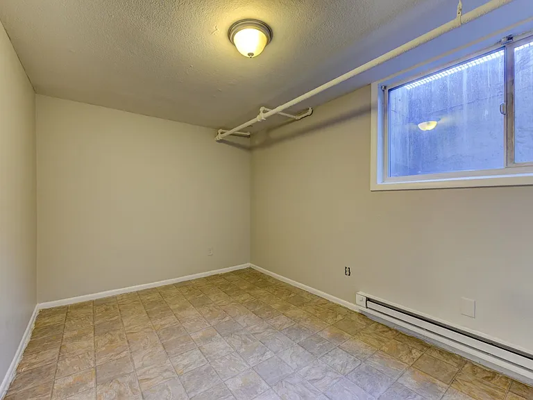 1869 W Mosier Pl — Photo 6