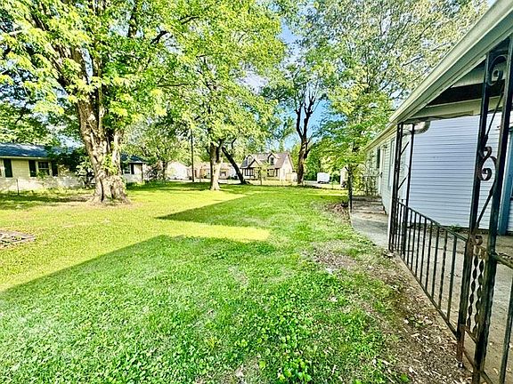 5th image of 222 Daniel Dr