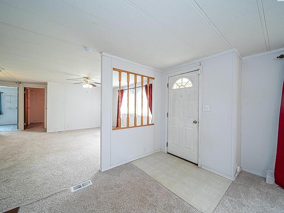 3rd image of 302 N 62nd Pl