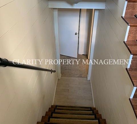 2nd image of 224 Peachtree Ln NE